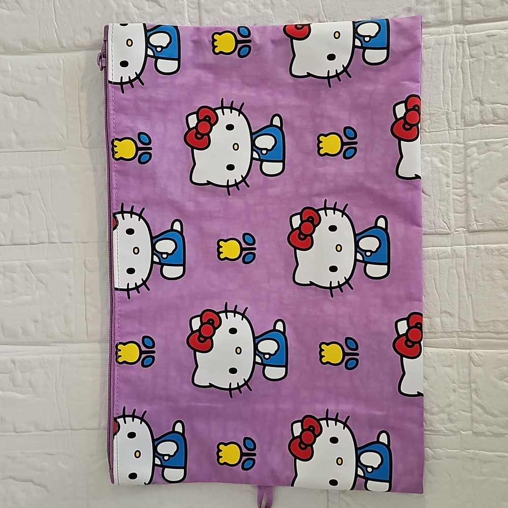 NWOT Baggu Hello Kitty Large Go Pouch